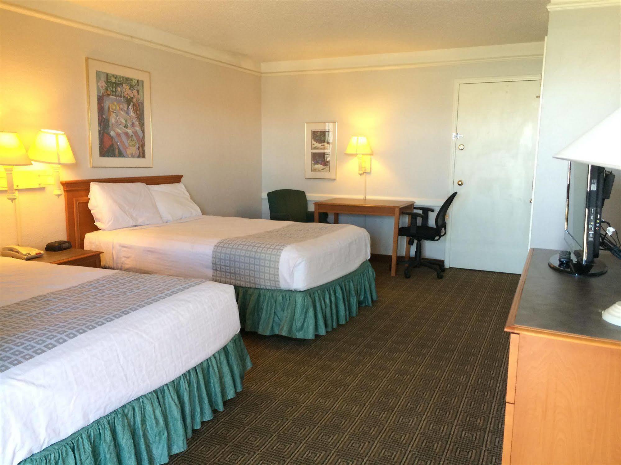 Hemp Inn Oklahoma City South Exterior foto